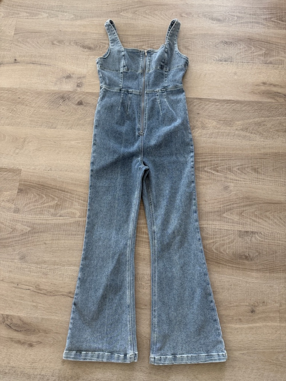 Lulu’s Keep Groovin' Light Wash Denim Zip-Front Jumpsuit size M